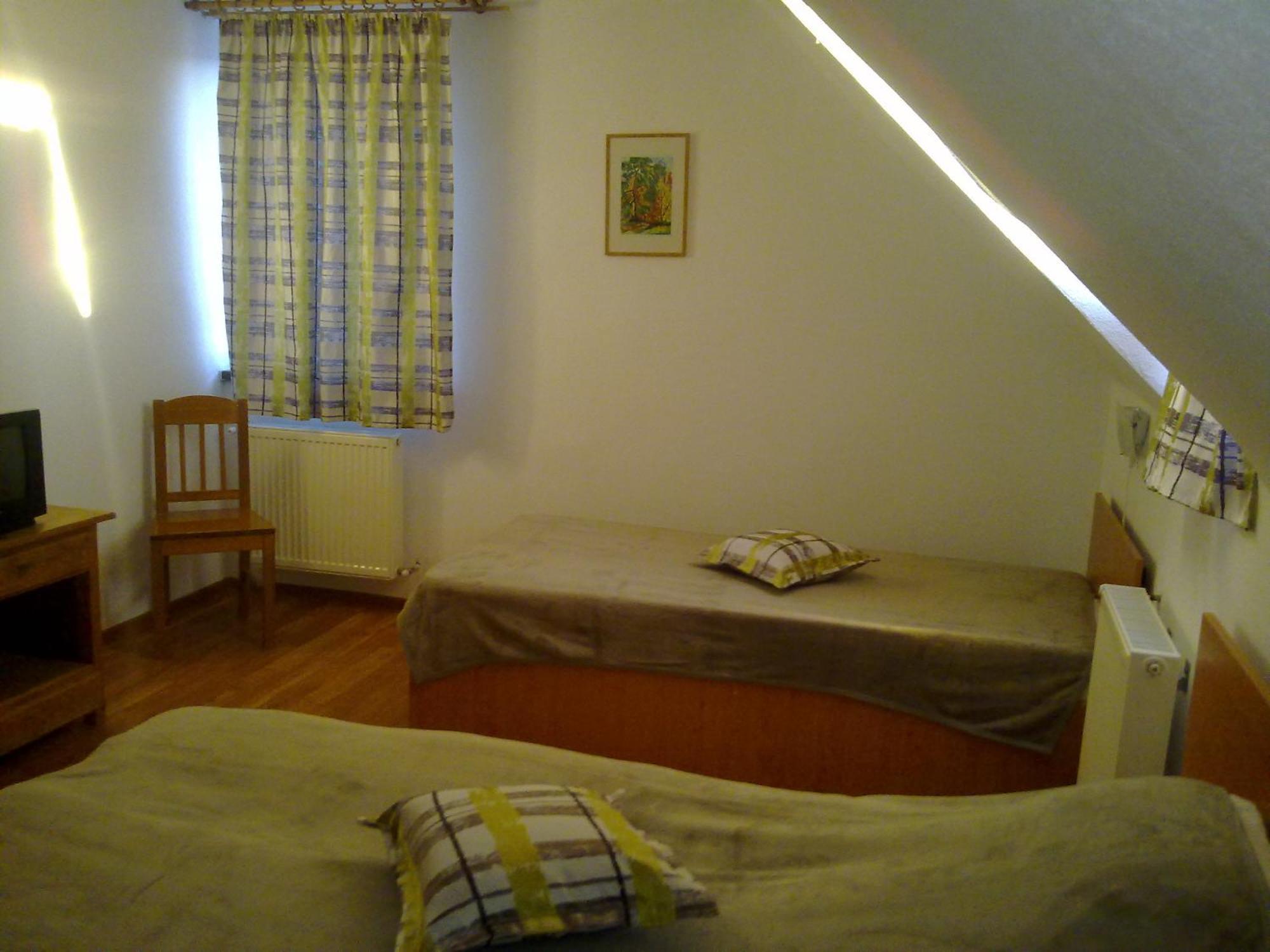 Hotel Casa Dancs Covasna Habitación foto
