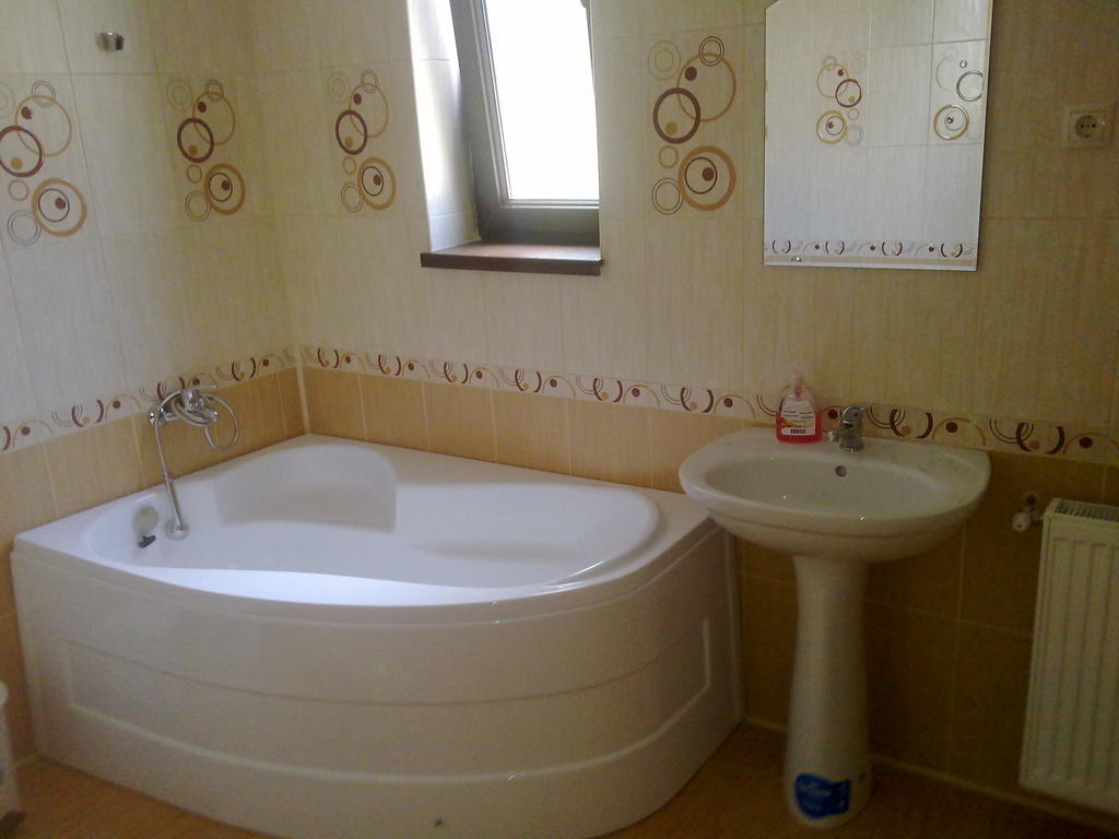 Hotel Casa Dancs Covasna Habitación foto
